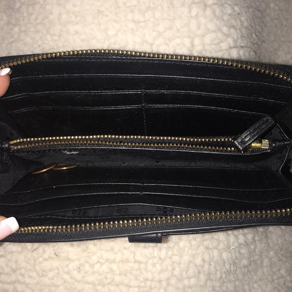 Tory Burch wallet - Picture 2 of 4